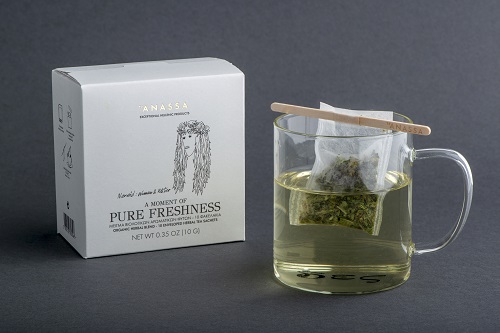 <div>サシェ(小袋)上部に、付属の木製スティックを通し、ティーカップに設置します。<br><br>※EU意匠登録済(No. 005804663-001)<br>※参考写真「ピュア・フレッシュネス」</div>